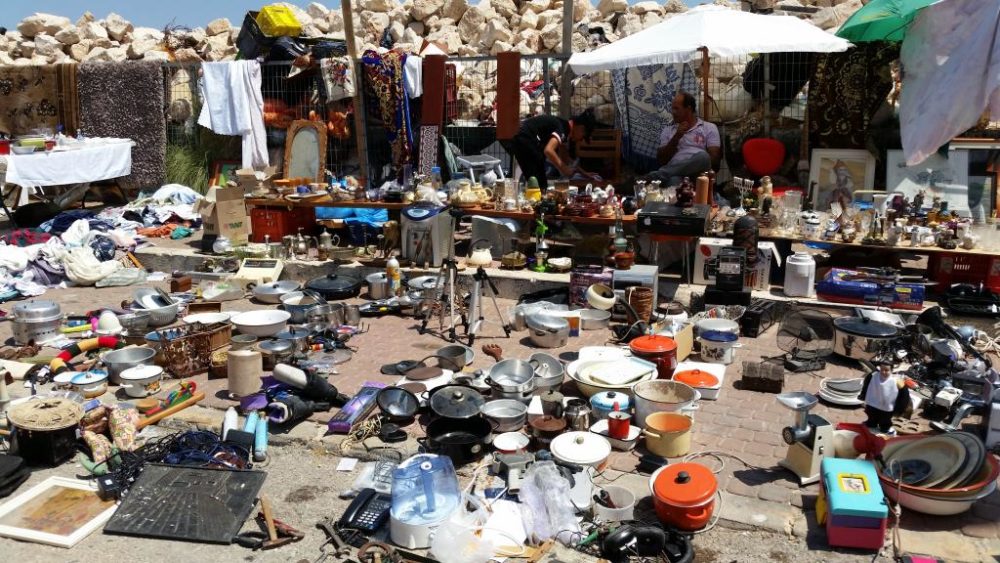 שוק הפשפשים בחיפה (צילום: לירן קיסין)