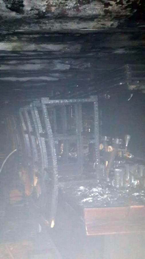 פאב הברברוסה לייד מרכז חורב - נשרף (צילום: לוחמי האש - חיפה)