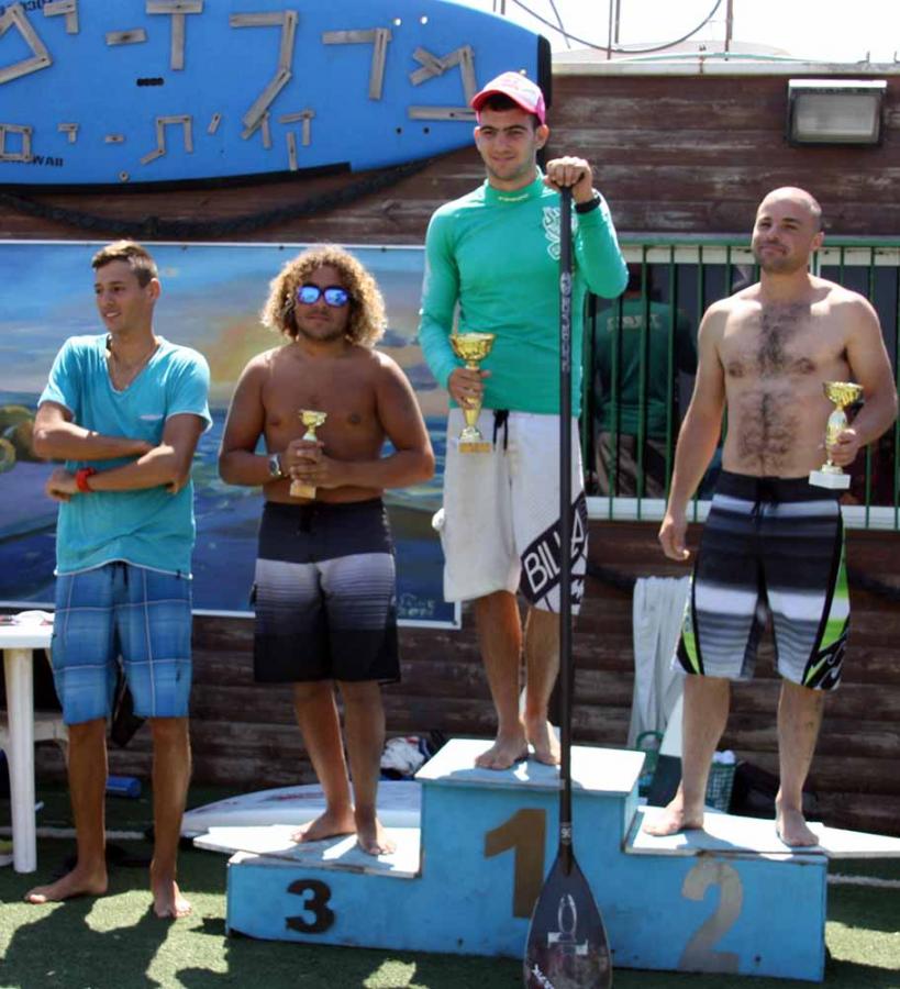 חלוקת הגביעים - תחרות סאפ רייס גברים - מועדון סרף סייקל בקריית ים (צילום - חן קטורזה)