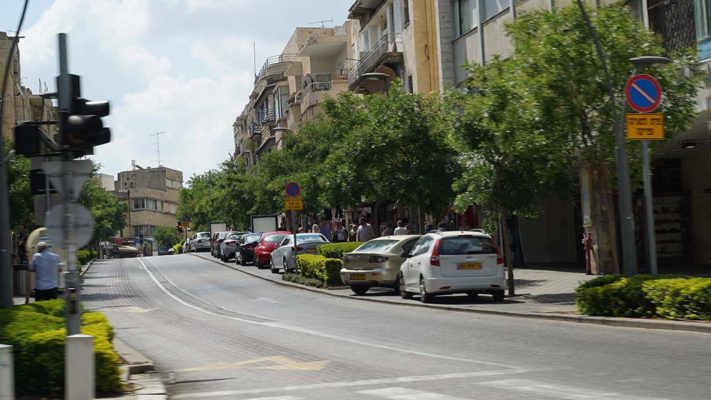 רחוב_הרצל_בחיפה.jpg
