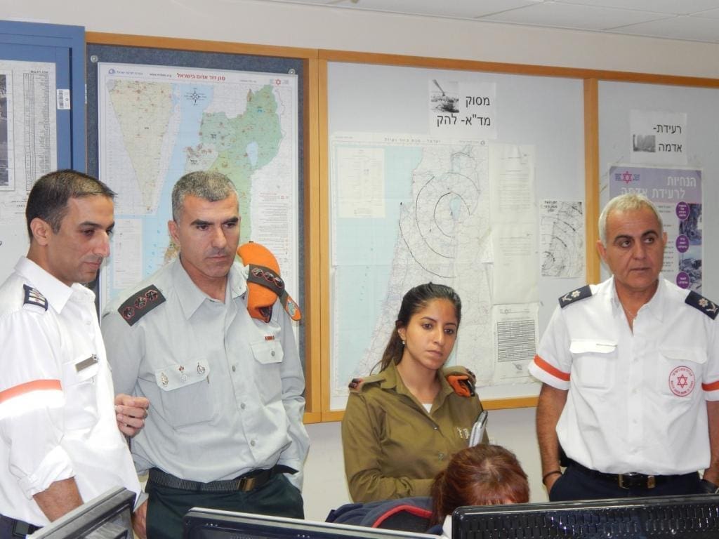 מפקד_מחוז_חיפה_בפקער_אלוף_משנה_מוניב_עמר_מתרשם_מיכולות_השליטה_והפיקוד_במדא.jpg