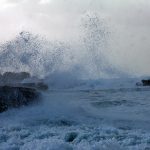 גל סערה ים סוער גלים (צילום: אקי פלקסר)