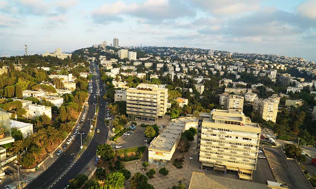 רחוב טשרניחובסקי - הכרמל הצרפתי בחיפה (צילום: ירון כרמי)
