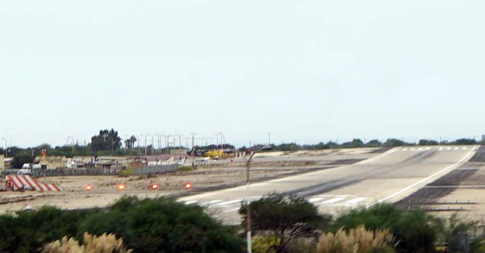 שדה התעופה של חיפה - מסלול ההמראה (צילום - ירון כרמי)