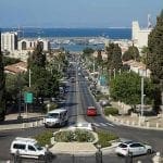 המושבה הגרמנית וכיכר אונסקו בחיפה. ברקע – חזית הים העירונית (צילום: ירון כרמי)