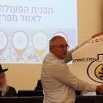 09_-_אביהו_האן_והפצצה_המתקתקת._צילום_-_ירון_כרמי_-_חי_פה