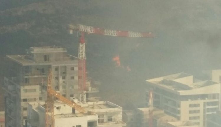 סופת האש מתקרבת לנאות פרס – השרפה הגדולה בחיפה 2016 (צילום ממשרדי חברת החשמל: עמוס וייל)