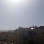 מטוסי כיבוי בשמי שכונת ורדיה. בחיפה – השרפה הגדולה בחיפה 2016 (צילום: אור אלמליח)