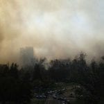 רוממה בסופת האש – השרפה הגדולה  – סכנה לתחנת הדלק (צילום – אלי אזולאי)