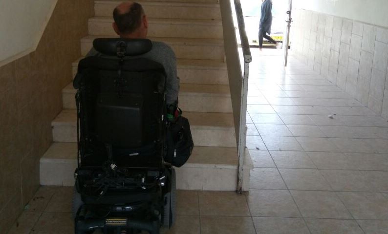 כסא גלגלים נגישות (צילום: סמר עודה)