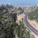 נחל גיבורים – מבט לצפון – מסדרון גרכו ינוע ענן האמוניה לשכונות העיר (צילום – עמרי שפר)