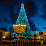 החג של החגים – חנוכיה ועץ נוצרי – המושבה הגרמנית (צילום – ירון כרמי)
