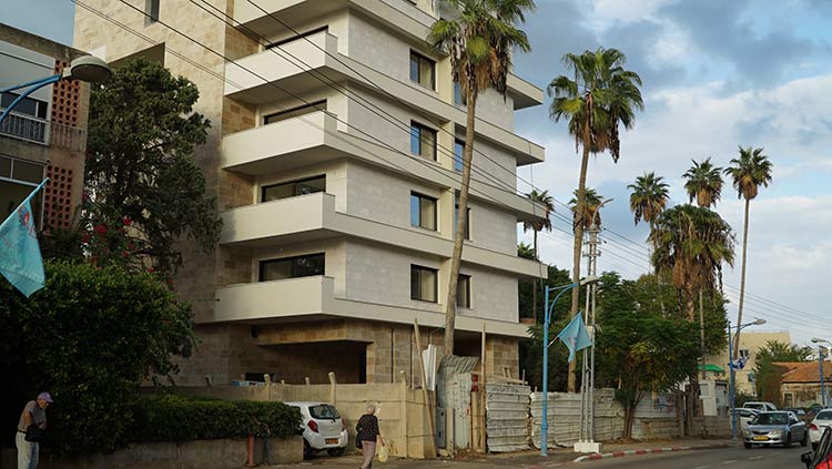 התחדשות בניינית בשכונת בת גלים - דירות בחיפה (צילום: ירון כרמי)