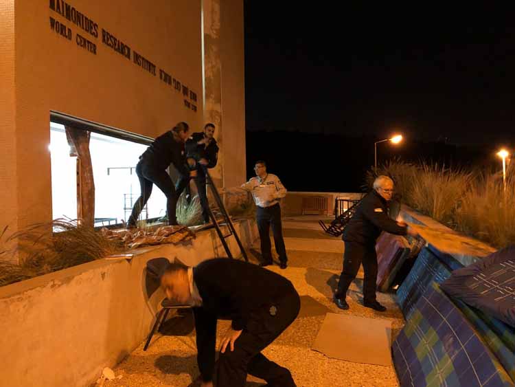 פינוי השתלטות חרדים על מבנה ברמת בגין (צילום - ראובן כהן - דוברות עיריית חיפה) 