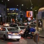 פקקים עומס תנועה במרכז הכרמל (צילום – ירון כרמי)