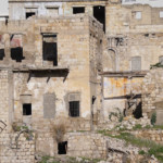 דירת רפאים ברחוב עומר אל כתאב בחיפה  (צילום – ירון כרמי)