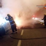 כיבוי רכבים שעלו באש ברחוב אלנבי בחיפה 12.02.2018 (צילום – דוברות כבאות מחוז חוף)