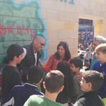 אנדי רם, טניסאי עבר ישראלי, הגיע לבית ספר אלון בחיפה להרצות לתלמידים על הצלחה (צילום – זאב חורפי)