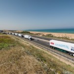 שיירת המשאיות של צים בדרך לחיפה – על כביש החוף – מפגן לרגל 70 למדינה (צילום – שיווק צים)