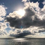 ענן גשם מעל הים – מערבית לקולברה (צילום – ירון כרמי)