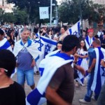 הפגנת תמיכה בחיילי צה"ל הלוחמים בעזה – חיפה – שדרות בן גוריון (צילום – דודי מיבלום)