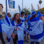 הפגנת תמיכה בחיילי צה"ל הלוחמים בעזה – חיפה – שדרות בן גוריון (צילום – חגית אברהם)