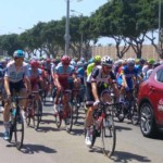 רוכבי האופניים הג'ירו ד'איטליה חולפי לייד שכונת בת גלים 05.05.2018 (צילום – גל דדוש)