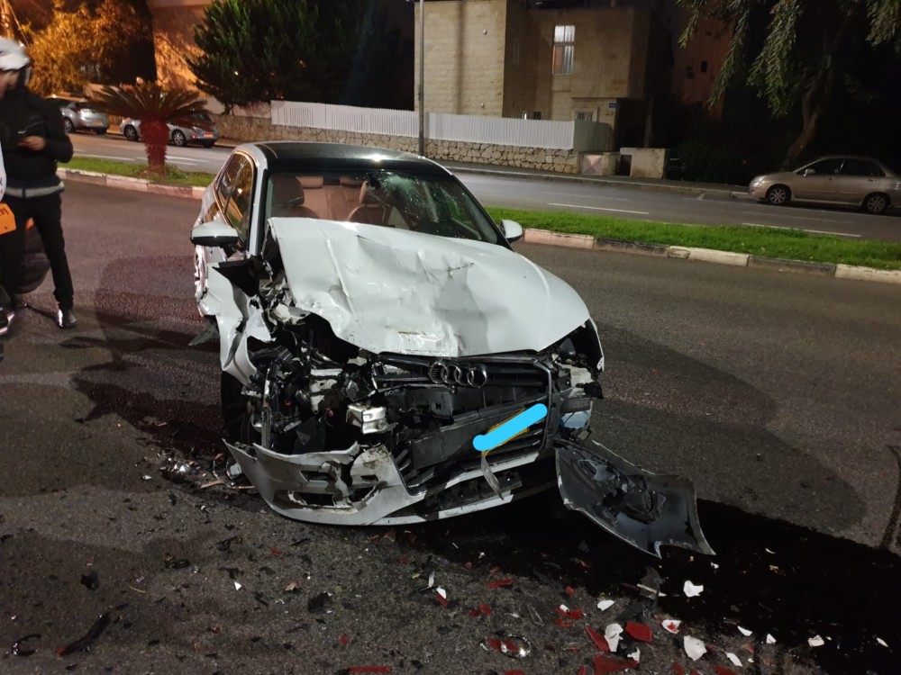 תאונת דרכים בדרך אבא חושי בחיפה (צילום: איחוד הצלה)