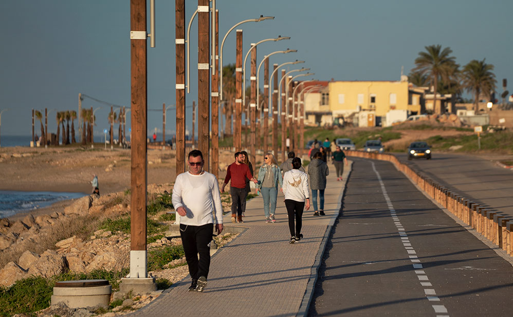 טיילת החוף בשקמונה - רחוב יוברט המפרי (צילום: ירון כרמי)