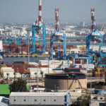 מפרץ חיפה נמל, מיכל האמוניה, מסוף הכימיקלים (צילום: ירון כרמי)