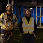 מנהל ההקמה הישראלי ועמיתו האוסטרי  – הקמת הרכבל ממרכזית לב המפרץ לאוניברסיטה (צילום: ירון כרמי)