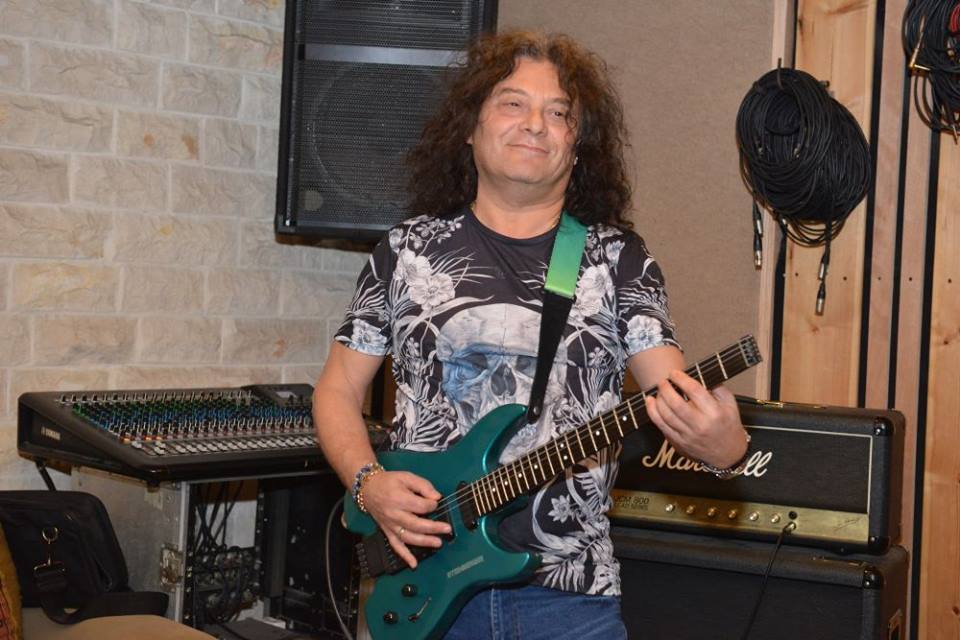 ניק מילר, גיטריסט להקת סטלה מאריס (צילום: מיקי שרון)