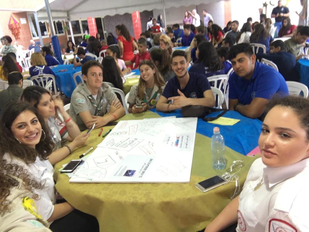 ״אוהל הידברות״ בעיית תקשורת בין חברי הקבוצה הערבים והיהודים ♦ מעגלי שיח של תנועות הנוער בחיפה
