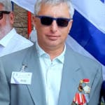 אלכסנדר רוצ'ינסקי – ממארגני מצעד הוטרנים בחיפה • אלפים צעדו במצעד מרשים וססגוני לציון "יום הניצחון ה-74 על הנאצים"  (צילום: אדיר יזירף)