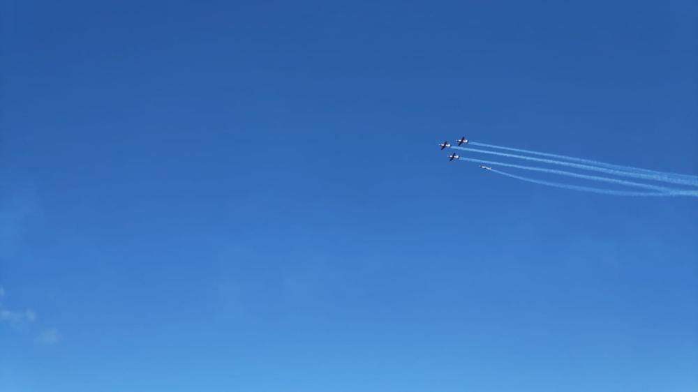 מטס חיל האוויר - מטס אירובטי של העפרוני (מטוס הדרכה) - מבט מחוף דדו (צילום: יובל לייקין)