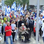 מצעד הוטרנים בחיפה • אלפים צעדו במצעד מרשים וססגוני לציון "יום הניצחון ה-74 על הנאצים"  (צילום: אדיר יזירף)