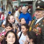 תלמידי בית הספר עין הים במצעד הוטרנים בחיפה • אלפים צעדו במצעד מרשים וססגוני לציון "יום הניצחון ה-74 על הנאצים"  (צילום: ויטלינה מוחין)