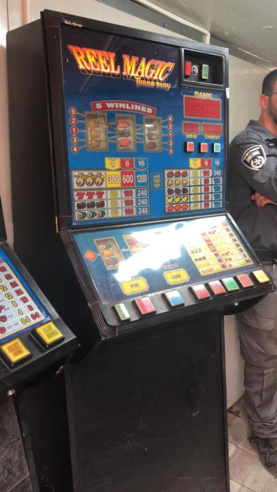 משטרת חיפה חשפה בתי הימורים בעיר נשר (צילום: דוברות המשטרה).