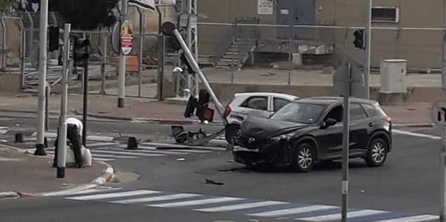 תאונה ברחוב פרץ נשר צילום אברהים סעיד