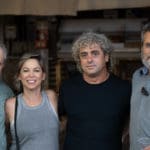 הרב דובי חיון, ראובן עטר, נגה כרמי וארז ישכרוב – נשיא תילתן – בסטה ביט בימי שלישי בחיפה • הטברנה בשוק תלפיות (צילום: ירון כרמי)