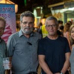 נגה כרמי, עו"ד רון ברנט, הרב דובי חיון וארז ישכרוב – נשיא תילתן – בסטה ביט בימי שלישי בחיפה • הטברנה בשוק תלפיות (צילום: ירון כרמי)