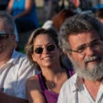 הרב דובי חיון, נגה כרמי, ארז ישכרוב – קבלת שבת ציבורית מול השקיעה בחוף דדו בחיפה (צילום: ירון כרמי)