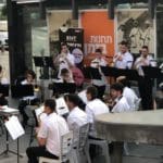תזמורת הביט מעירה את רחבת הפסנתר (צילום: יובי קאופמן)