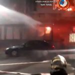 שריפה בבית קפה ברחוב אוסישקין בקרית מוצקין (צילום: כבאות והצלה – מחוז חוף)
