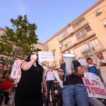 מחאת ההורים בחיפה נגד התעללות בילדים (צילום: חגית אברהם)