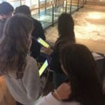 משחקים באמצעות הסמארטפון במוזיאון הכט (צילום: יחסי ציבור)