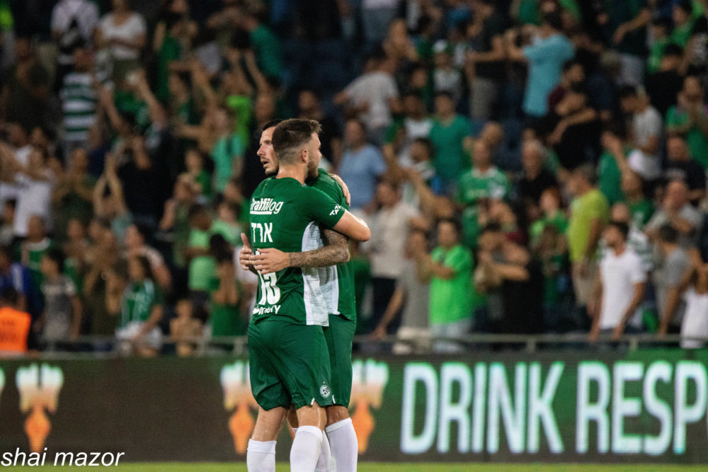 רוקאביצה וארד חוגגים ניצחון ירוק - מכבי חיפה בכדורגל (צילום: שי מזור)
