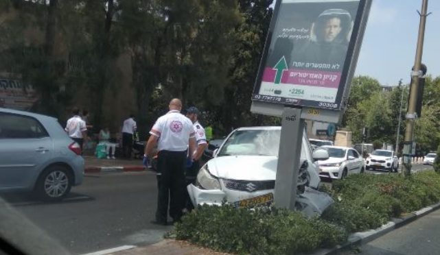 תאונה בציר מוריה חיפה (צילום: מוצי אייל)