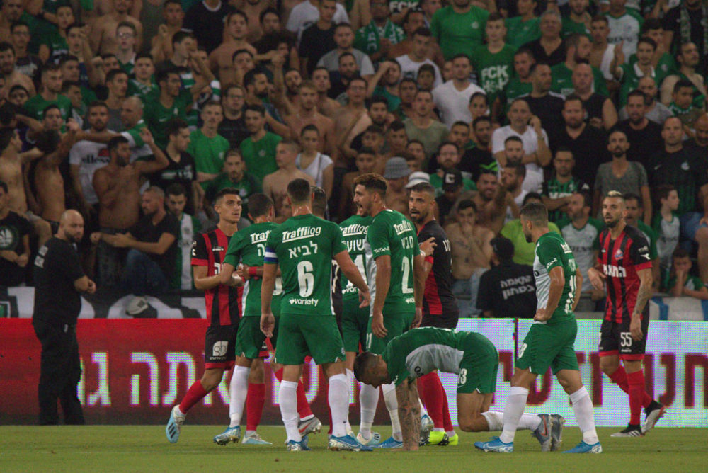מכבי חיפה בכדורגל (צילום: שי מזור)