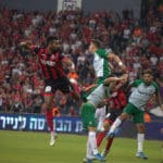 הפועל חיפה מול מכבי חיפה בכדורגל (צילום: שי מזור)